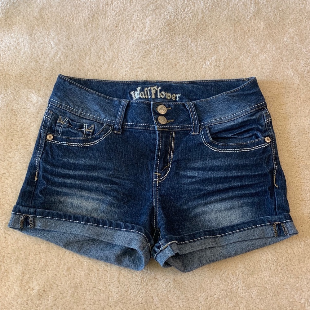 Wallflower dark wash jean shorts size 9